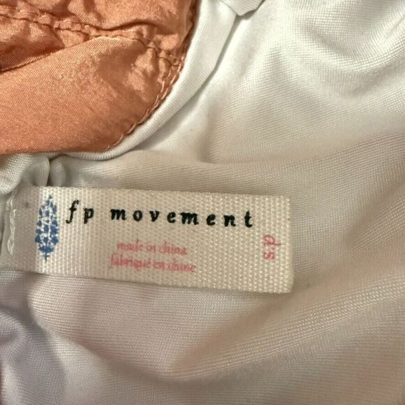 Free Movement The‎ Way Home High Rise Shorts Women S Brushed Apricot Activewear - Picture 4 of 10